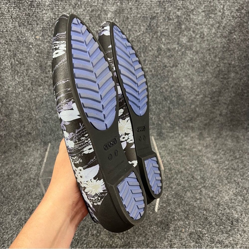 Crocs Iconic Comfort Black Floral Flats Women's Size 9 Slip On Lightweight - Picture 6 of 10